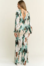 Load image into Gallery viewer, PRINTED BILLOWY SLEEVE MAXI DRESS WITH OPEN BACK