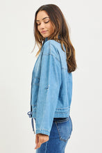 Load image into Gallery viewer, OVERSIZED DENIM JACKET WITH CARGO POCKETS