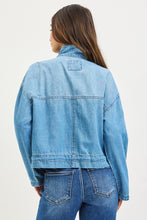Load image into Gallery viewer, OVERSIZED DENIM JACKET WITH CARGO POCKETS