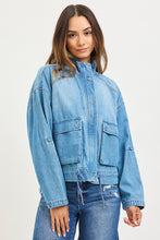 Load image into Gallery viewer, OVERSIZED DENIM JACKET WITH CARGO POCKETS