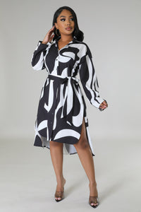 BLACK AND WHITE ABSTRACT SHIRT DRESS