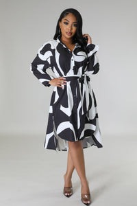 BLACK AND WHITE ABSTRACT SHIRT DRESS