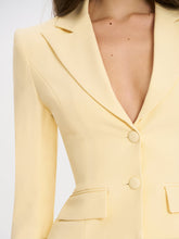 Load image into Gallery viewer, QUINNIE BUTTER YELLOW SLIM-FIT BLAZER