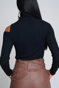 ONE OPEN SHOULDER SWEATER