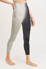 Load image into Gallery viewer, SIDE RIBBED SPLIT DYE SEAMLESS SPORTS BRA