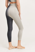 Load image into Gallery viewer, SIDE RIBBED SPLIT DYE SEAMLESS SPORTS BRA