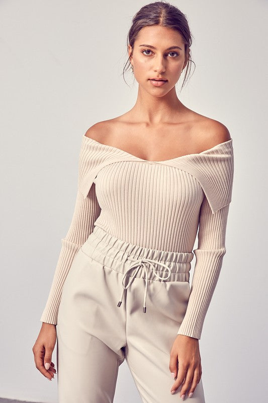 OPEN SHOULDER TOP