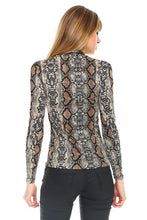 Load image into Gallery viewer, SNAKESKIN PRINT TURTLENECK