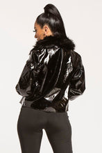 Load image into Gallery viewer, VINYL PUFF SLEEVE FAUX FUR COLLAR JACKET