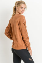 Load image into Gallery viewer, GARMENT DYE LACE SLEEVE SWEATSHIRT