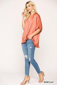 CROSSOVER FLOWY TOP