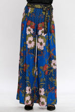 Load image into Gallery viewer, JEALOUS TOMATO PLEATED FLORAL PALAZZOS