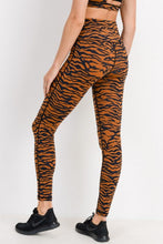Load image into Gallery viewer, HIGHWAIST TIGER PRINT LEGGINGS