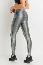 Load image into Gallery viewer, HIGHWAIST METALLIC FOIL SCALED LEGGINGS