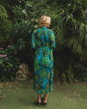 Load image into Gallery viewer, TROPICAL PRINT PLEATED MIDI DRESS
