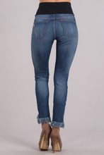 Load image into Gallery viewer, M RENA FRAYED HEM CROPPED JEANS