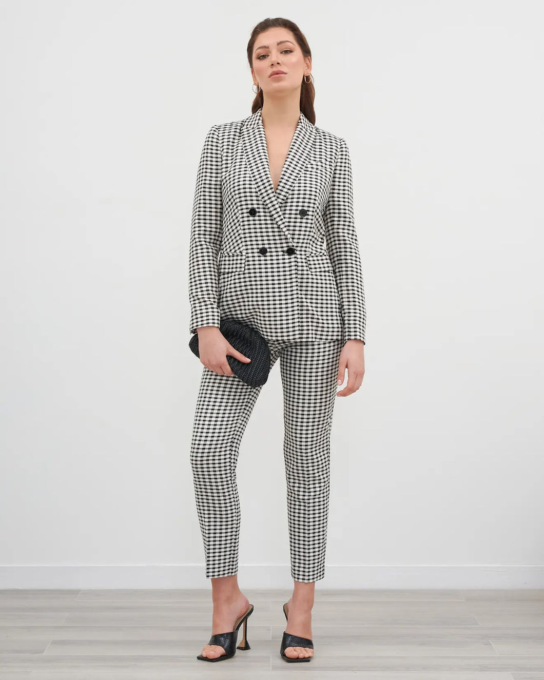 CLASSIC HOUNDSTOOTH SUIT