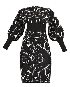 BLACK AND WHITE PRINTED BATWING SLEEVE KNITTED DRESS