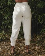 Load image into Gallery viewer, WHITE RELAXED LINED TROUSER WITH CUFFED HEM