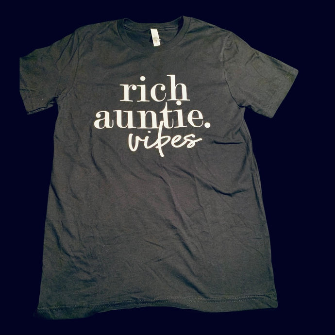 RICH AUNTIE VIBES TEE