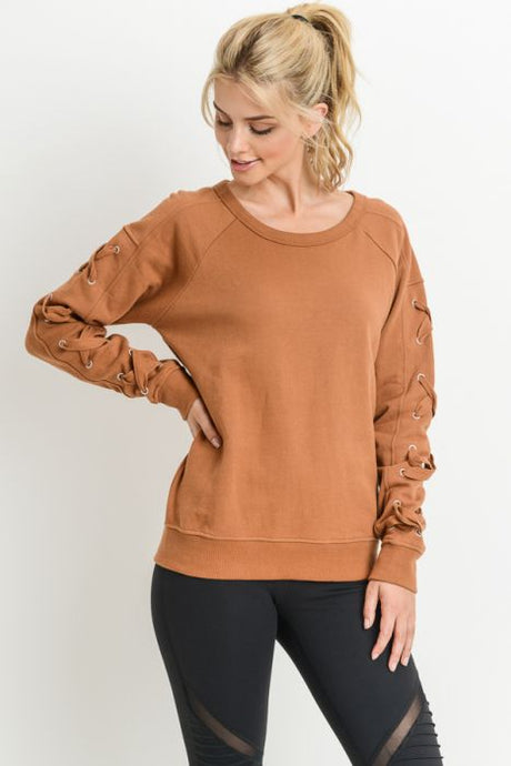 GARMENT DYE LACE SLEEVE SWEATSHIRT