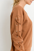Load image into Gallery viewer, GARMENT DYE LACE SLEEVE SWEATSHIRT