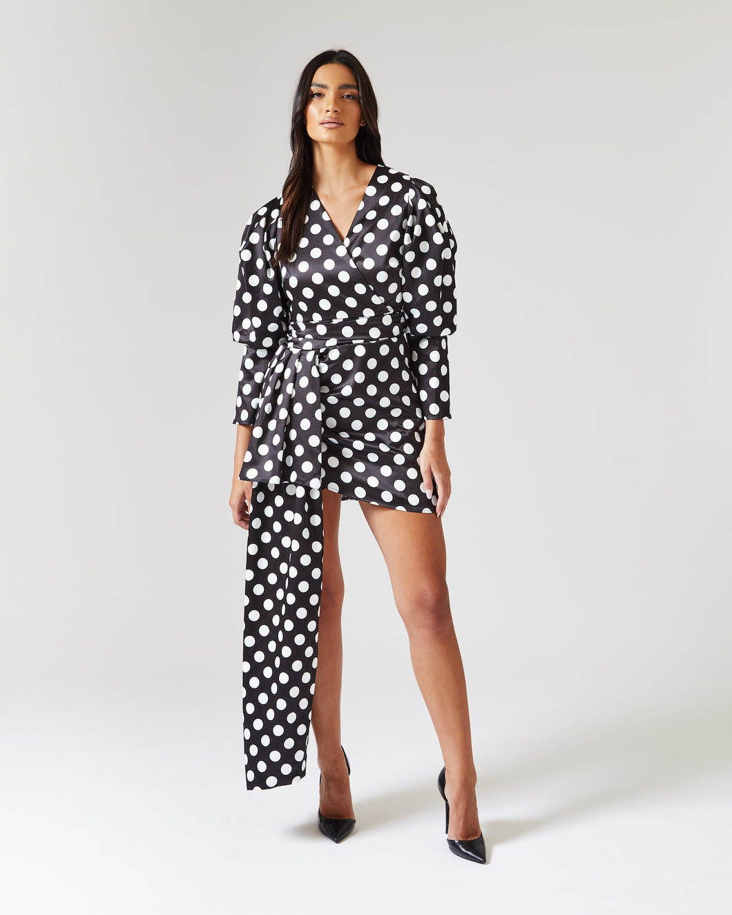 BLACK AND WHITE POLKA DOT MINI DRESS WITH PUFF SLEEVES AND DRAPE DETAIL