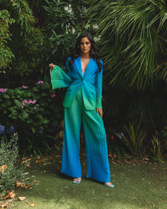 BLUE AND GREEN OMBRE FITTED BLAZER WITH PLEATED SLEEVE DETAIL