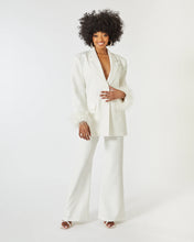 Load image into Gallery viewer, WHITE OVERSIZED BLAZER WITH FEATHER CUFFS